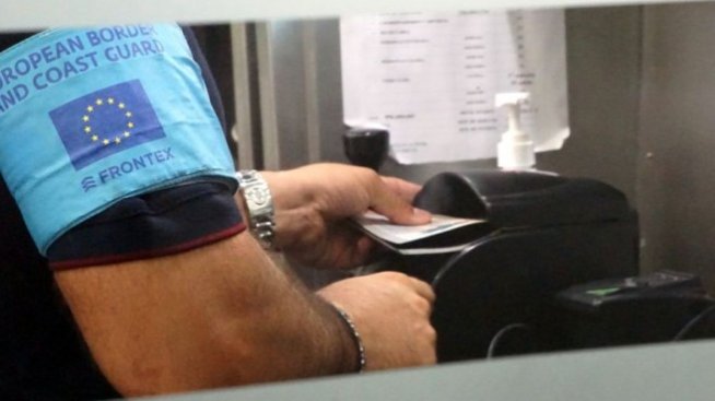 Директорът на граничната агенция на ЕС е подал оставка