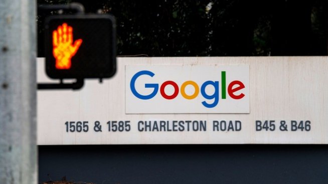 Amazon и Google записаха най-лошия си месечен борсов спад от 2008 г.