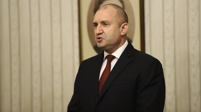 Президентът ще връчи третия мандат на "БСП за България"