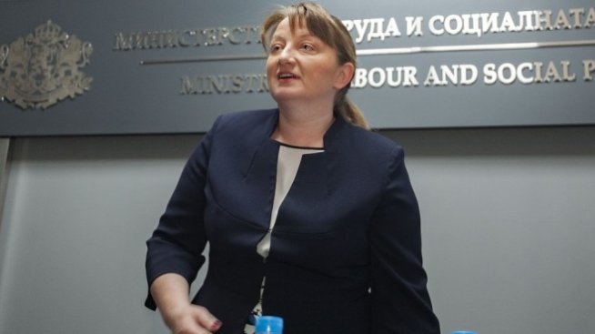 Парламентът отложи с шест месеца Закона за социалните услуги