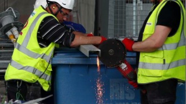 Противно на прогнозите заетостта във Великобритания намалява