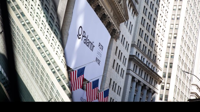 Palantir повиши прогнозата за печалбата си заради засиленото търсене на AI