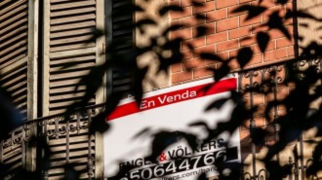 Големи инвеститори надушват изгодни сделки на буксуващия имотен пазар в Испания