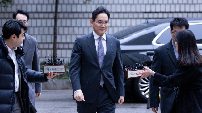 Председателят на Samsung бе оправдан по дело за сливане от 2015 г.