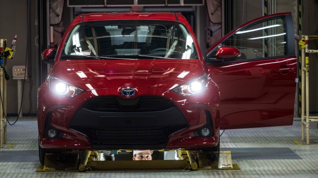 Toyota запазва короната при глобалните продажби на автомобили с нов рекорд през 2025 г.
