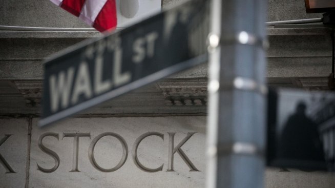 S&P500 задържа седмичния си ръст въпреки разпродажбите на злато и в технологичния сектор