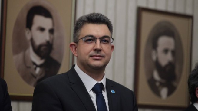 Пламен Николов е кандидатът за премиер на "Има такъв народ"