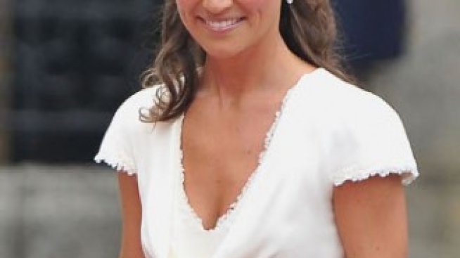 Модна къща пуска евтино копие от роклята на Пипа Мидълтън 