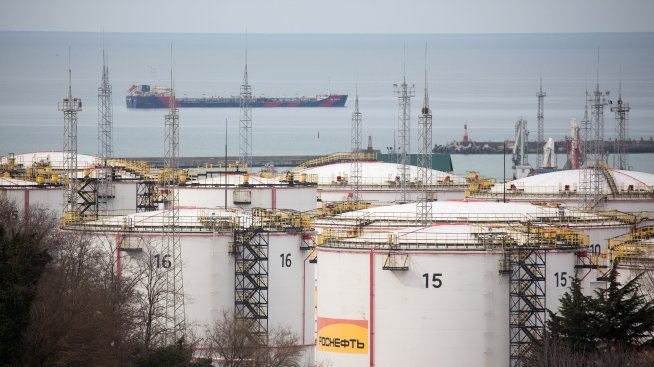 Венецуела се обръща към Русия за петролен продукт, който преди получаваше от САЩ