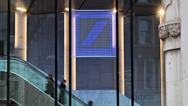 Deutsche Bank изненада с по-високи приходи и печалба за тримесечието