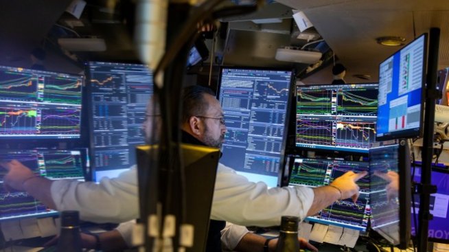 Притесненията за Apple помрачиха настроенията на Wall Street