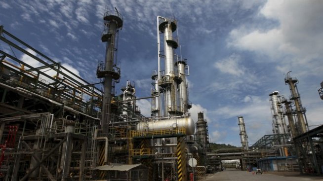 Кувейт: Резервите от петрол ще се понижават по-бързо през второто полугодие