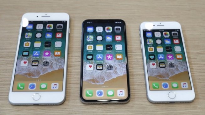 Apple забавя темпото, докато китайските ѝ конкуренти запретват ръкави