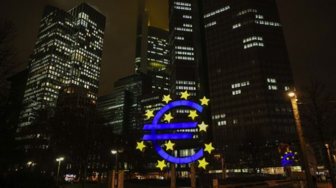 Централните банки: Пари без край…