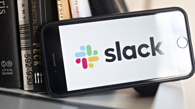 Потенциалната сделка на Slack и Salesforce нажежава ситуацията за Microsoft