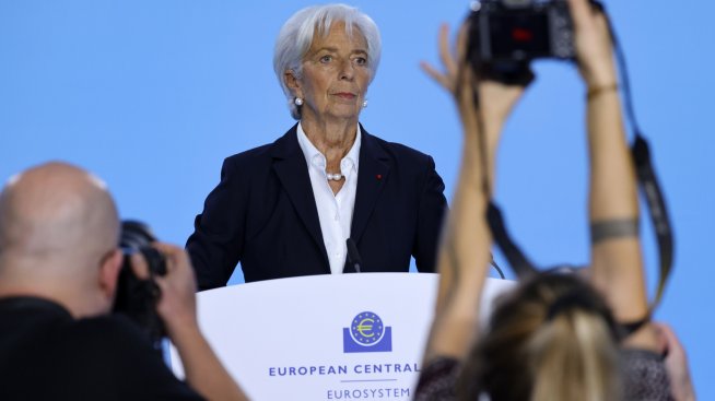 Лагард: ЕЦБ не може просто да копира решенията на Фед