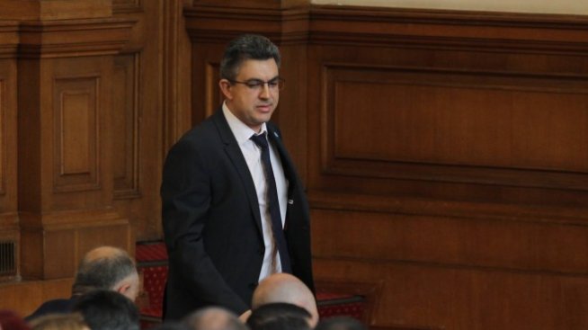 Парламентът разрешава днес казуса с мандата на ИТН