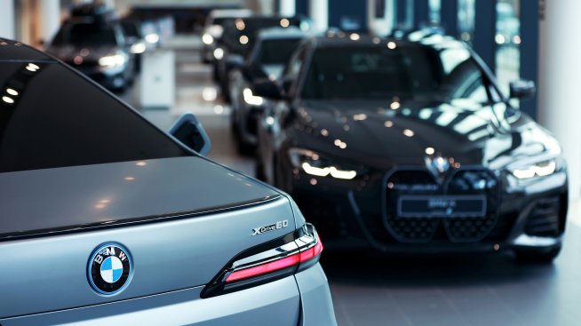 BMW изпревари Tesla по продажби на електромобили в Европа за първи път