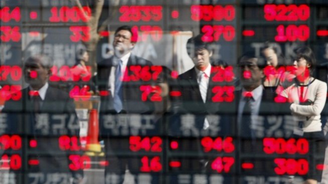 Японският индекс Nikkei 225 пропадна до 6-месечно дъно