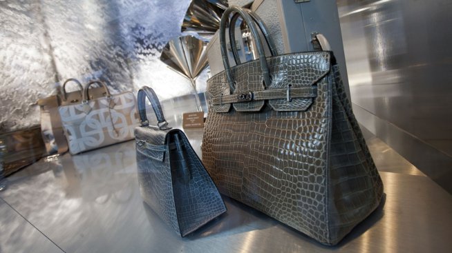 Търсят се: Хора, които да се научат да правят чанти за 22 хил. евро