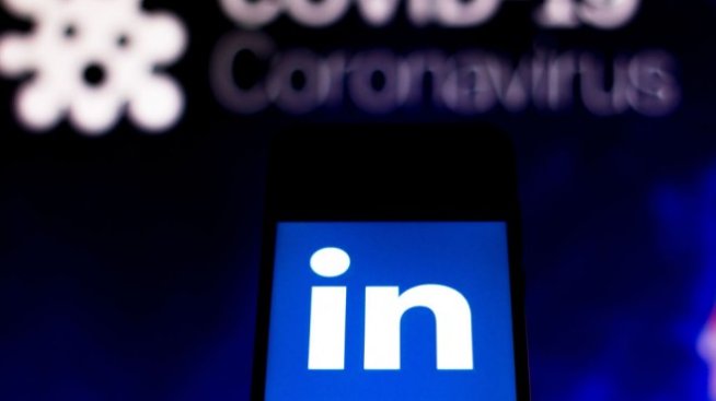 LinkedIn свързва безплатно търсещите работа и бизнесите от първа необходимост