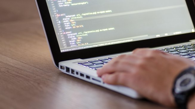Търсенето в IT сектора се измества към опитни кадри с експертиза в AI