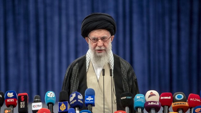 Когато аятолах Хаменей излезе от бункера, ще види един различен Иран