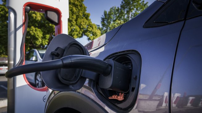 Зарядната инфраструктура продължава да се развива в САЩ въпреки атаките на Тръмп