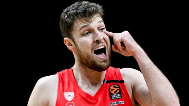 Веселин Коларов: Александър Везенков се нарежда сред най-добрите играчи на Евролигата