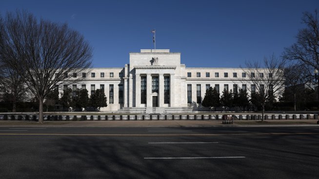 Фед запази лихвите и прогнозира само едно намаление до края на годината