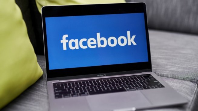 Facebook, Twitter и Google заплашват да напуснат Хонконг