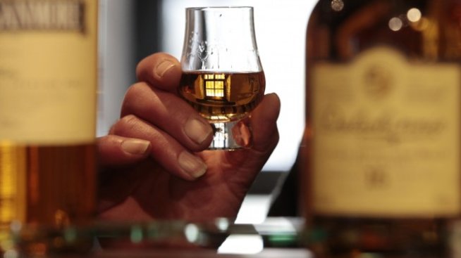 Diageo очаква валутните колебания да засегнат годишната ѝ оперативна печалба