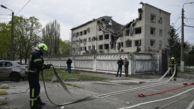 Трима души загинаха при руски удари в Югоизточна Украйна въпреки примирието