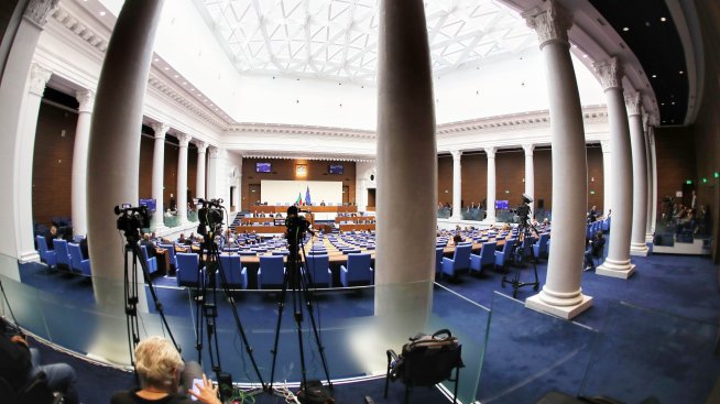 За половин година парламентът е изменил 43 закона, някои – повече от веднъж