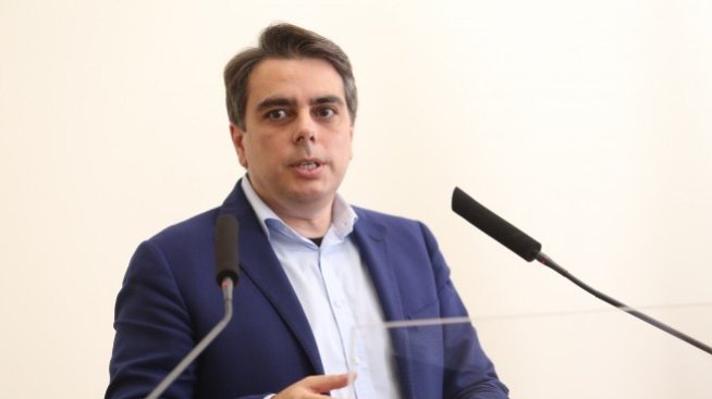 Асен Василев: Работим усилено по антикризисна и антиинфлационна програма