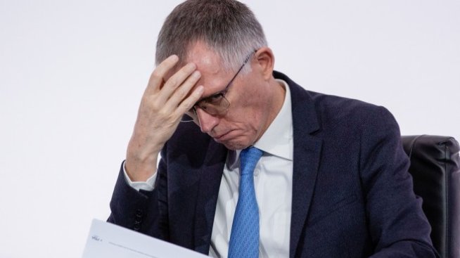 Директорът на PSA разкритикува електрическите автомобили