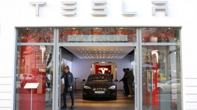 Tesla започва доставки на Model 3 в Китай от март