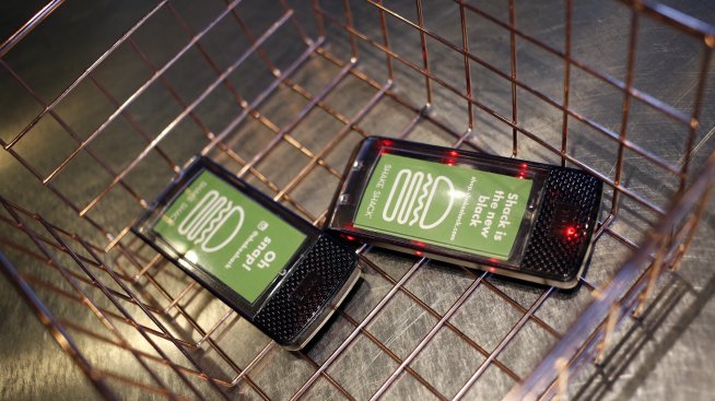 Взривове на пейджъри взеха девет жертви при най-големия пробив в сигурността на „Хизбула“