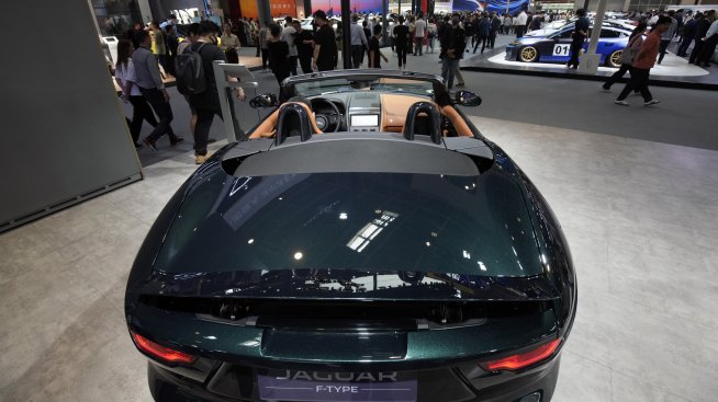 Jaguar премахва почти всички бензинови модели от гамата си