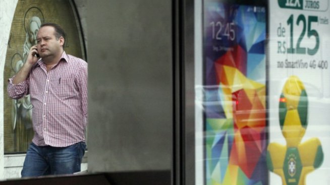 Покерът за бразилския бизнес на Vivendi продължава