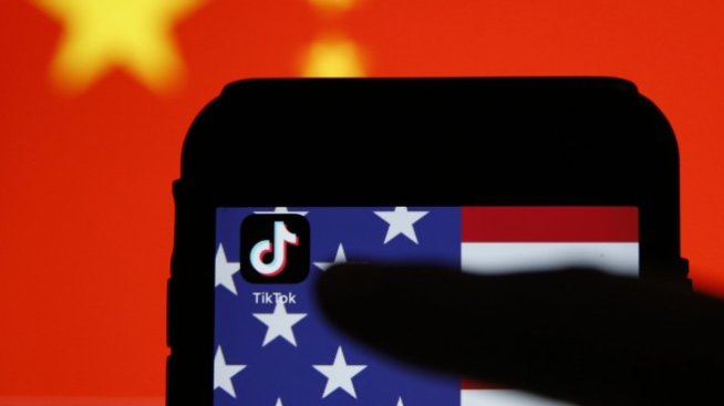 TikTok и червеният картон на Тръмп