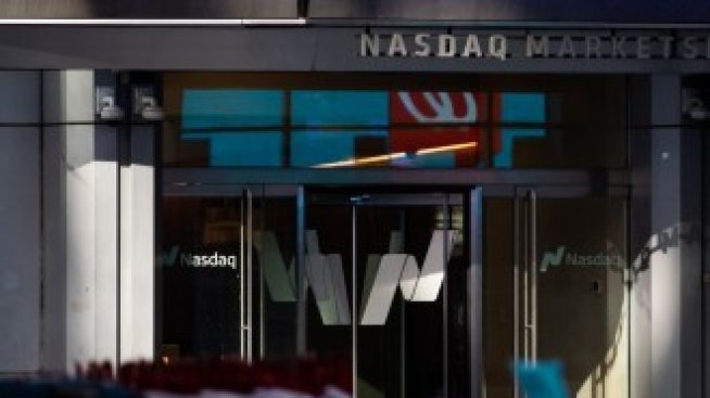 Dow Jones отписа над 120 пункта заради липсата на сделка в Конгреса