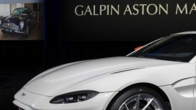 Aston Martin почти удвоява загубата и се разделя с финансовия директор
