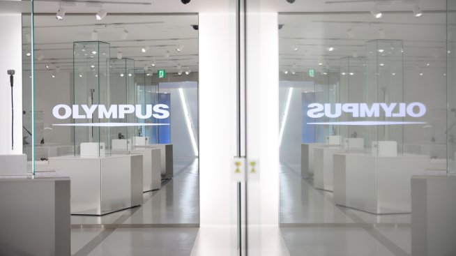 Bain Capital купува част от бизнеса на Olympus