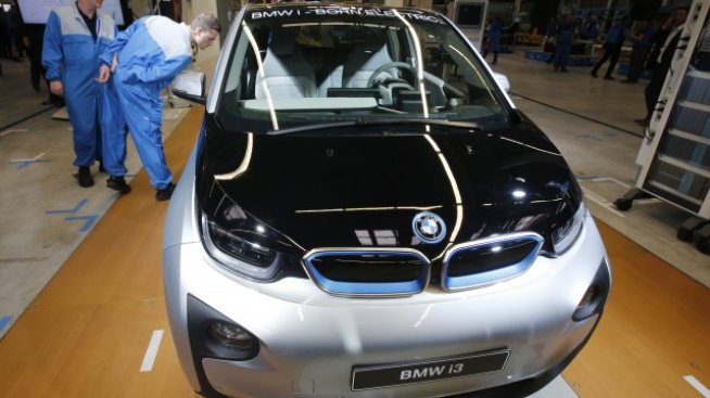 BMW сключва милиардна сделка със Samsung за доставка на батерии