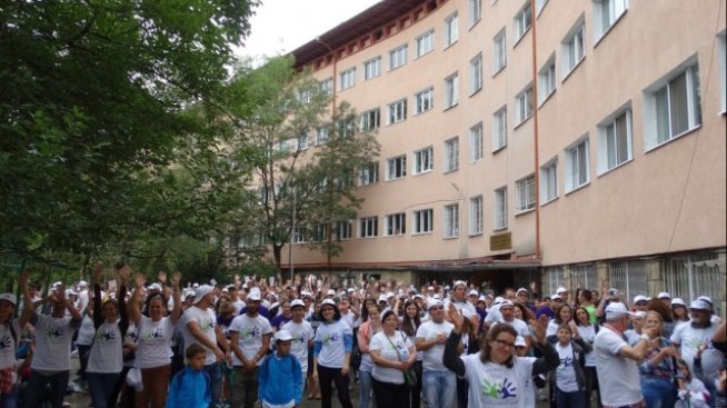 TELUS инвестира 60 хил. долара в ремонт на училището за деца с увреден слух