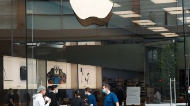 Магазините на Apple в Италия ще отворят врати през следващата седмица