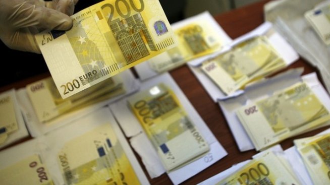 Уеднаквяват се таксите за презгранични и вътрешни преводи в ЕС