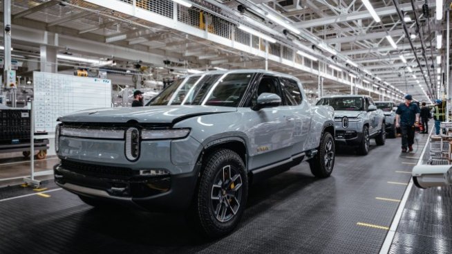 Rivian освободи оперативния си директор заради структурни промени в ръководството
