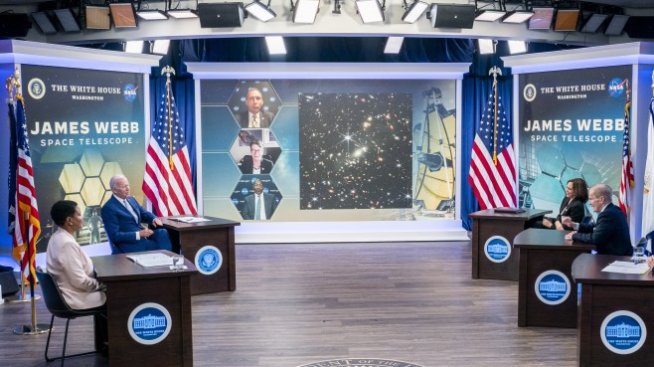 НАСА представи първата снимка на телескопа „Джеймс Уеб"